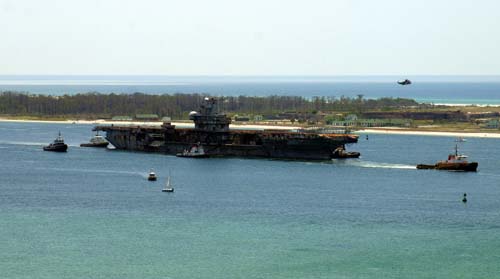 USS Oriskany na holu.jpg